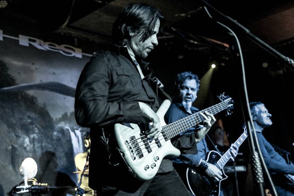 Threshold v Praze aneb Progrockový večer v Nové Chmelnici