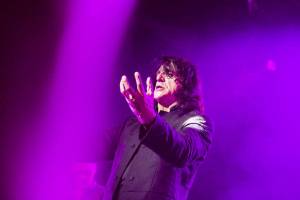 Killing Joke rozburáceli Roxy, Jaz Coleman si užíval teatrální gesta
