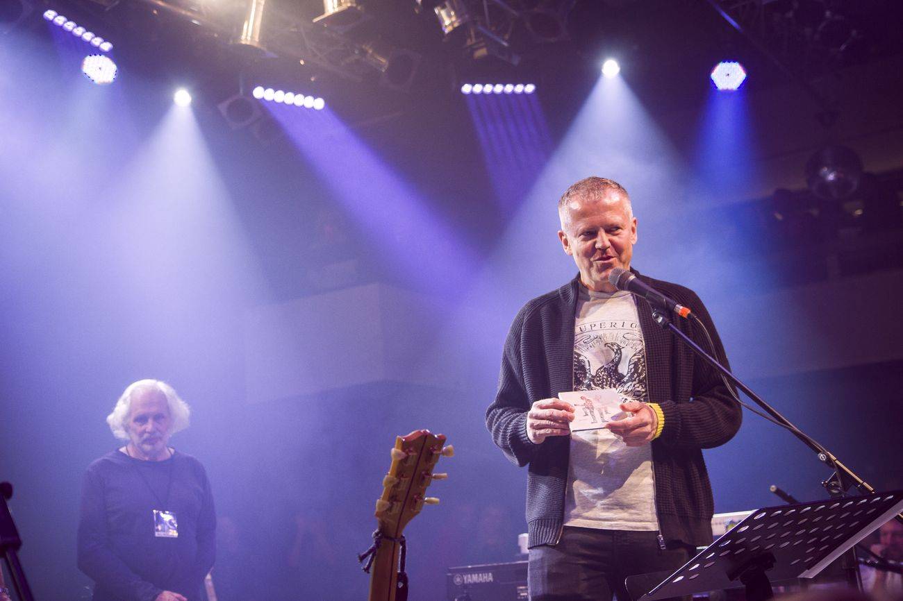 Miro Žbirka křtil Double Album. Lucerna Music Bar aplaudoval osvědčeným hitům i britským hostům