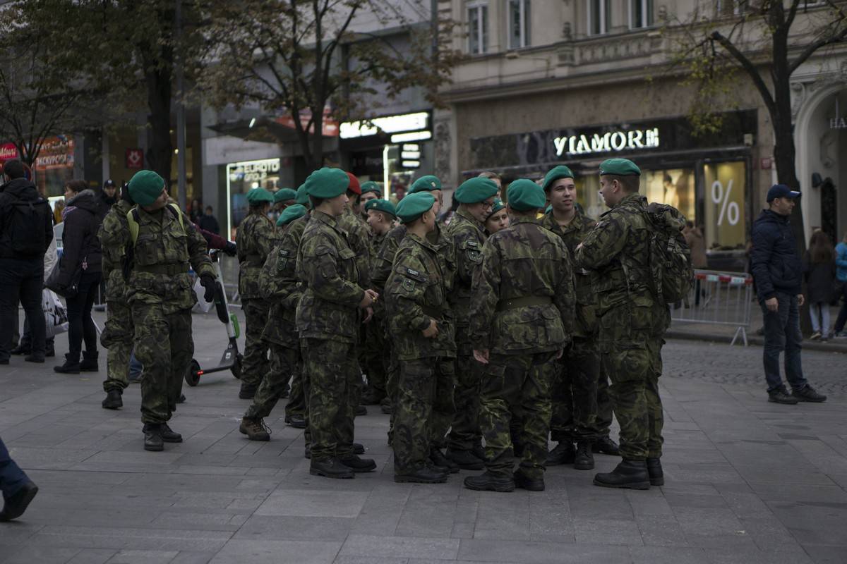 Sto let republiky v Praze slavili Kapitán Demo, Laco Deczi i PSH