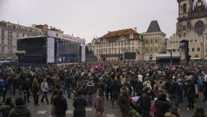Sto let republiky v Praze slavili Kapitán Demo, Laco Deczi i PSH