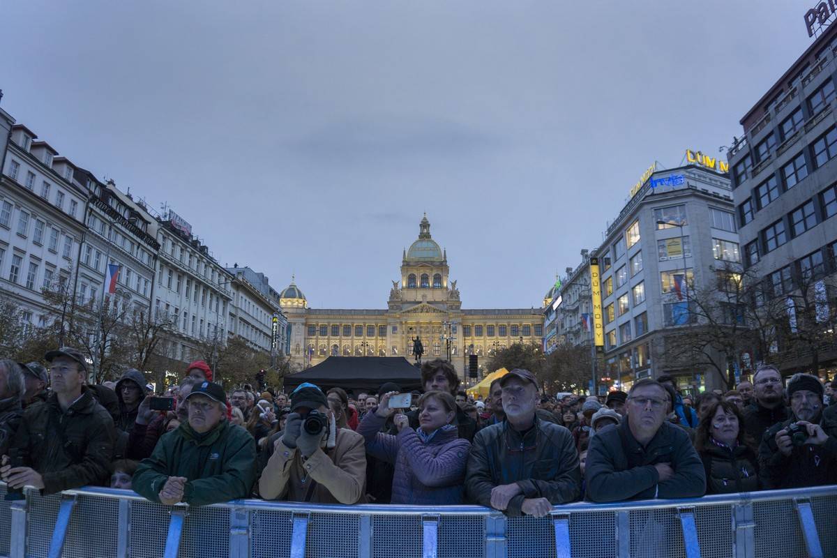 Sto let republiky v Praze slavili Kapitán Demo, Laco Deczi i PSH
