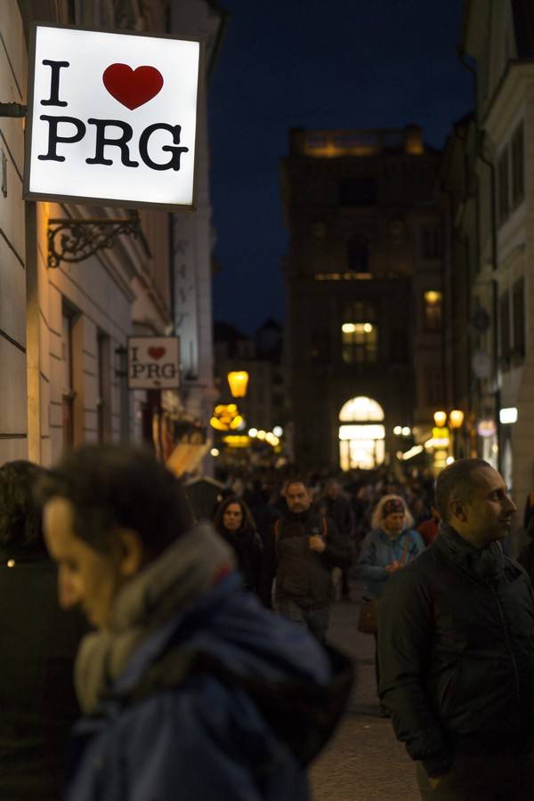 Sto let republiky v Praze slavili Kapitán Demo, Laco Deczi i PSH