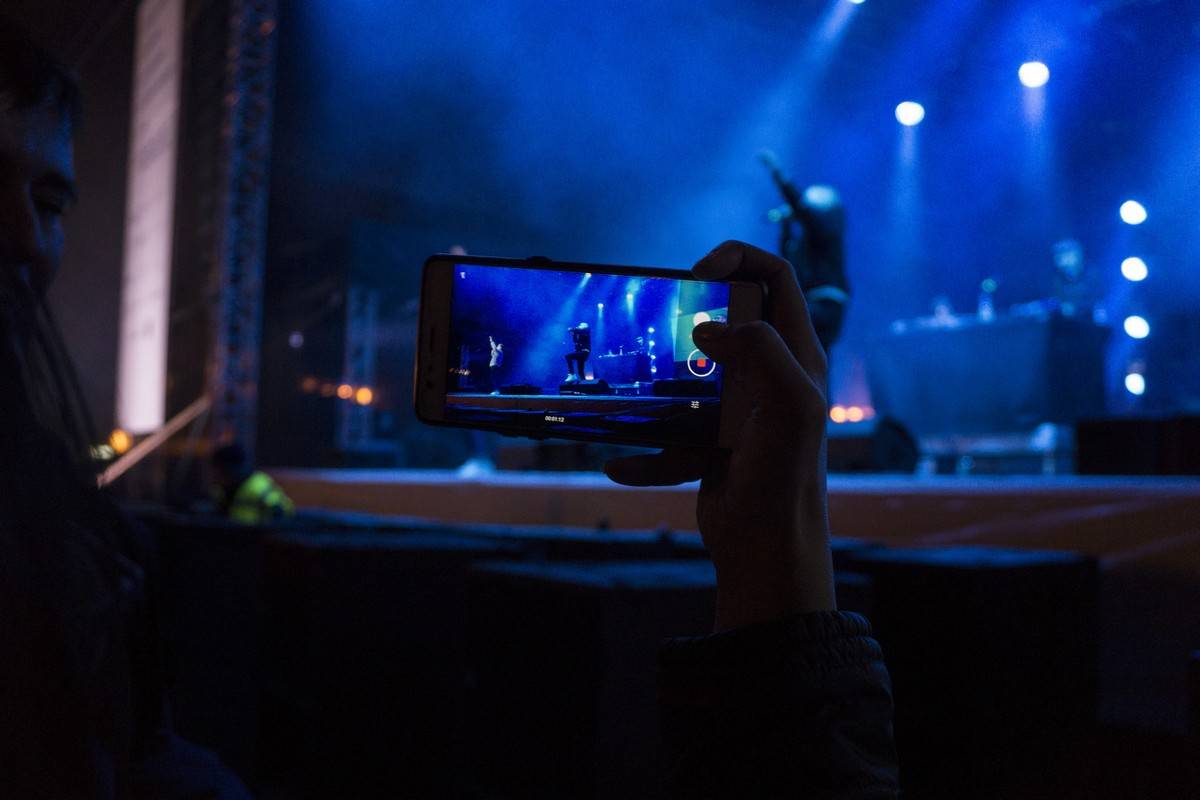 Sto let republiky v Praze slavili Kapitán Demo, Laco Deczi i PSH