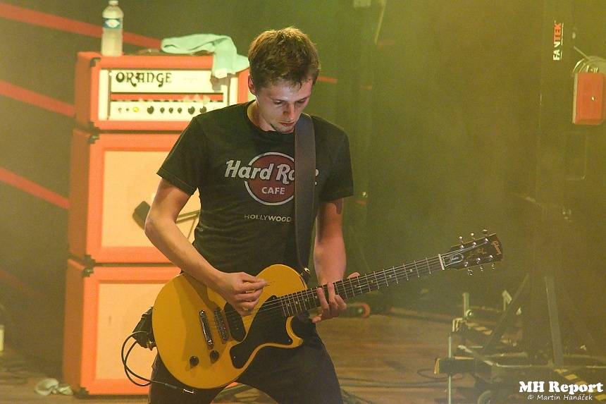 Jaksi Taksi a zakázanÝovoce přivedli plzeňské fanoušky do varu smrští pop-punku a rocku