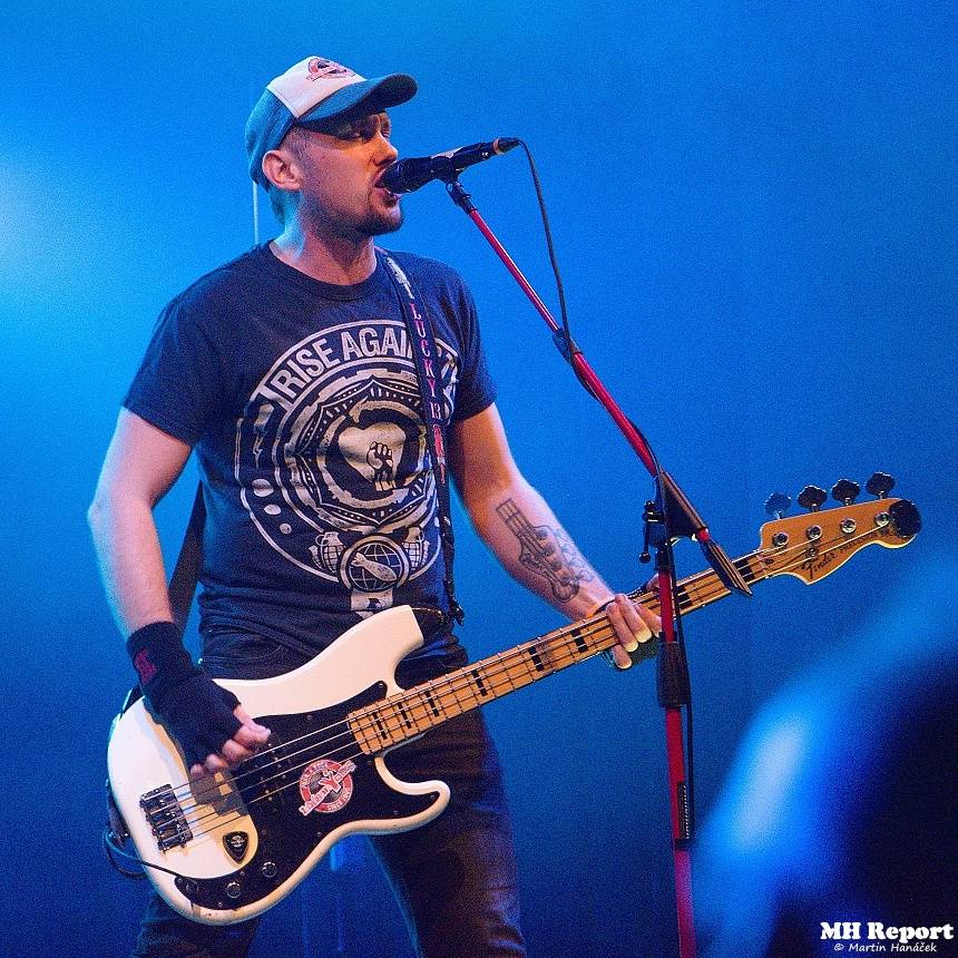 Jaksi Taksi a zakázanÝovoce přivedli plzeňské fanoušky do varu smrští pop-punku a rocku