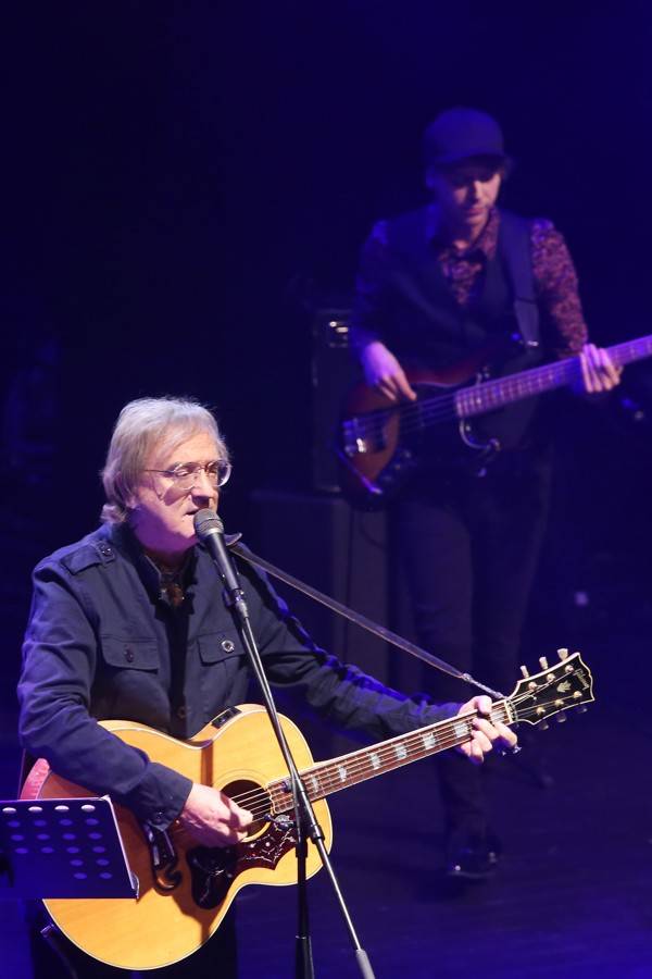 Miro Žbirka pokřtil Double Album i v Brně. Pomáhal mu Pete Brown