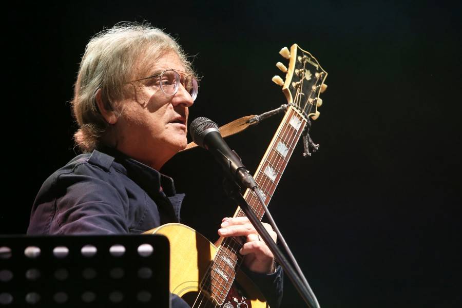 Miro Žbirka pokřtil Double Album i v Brně. Pomáhal mu Pete Brown