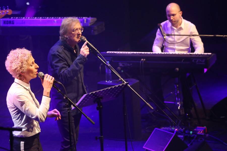 Miro Žbirka pokřtil Double Album i v Brně. Pomáhal mu Pete Brown