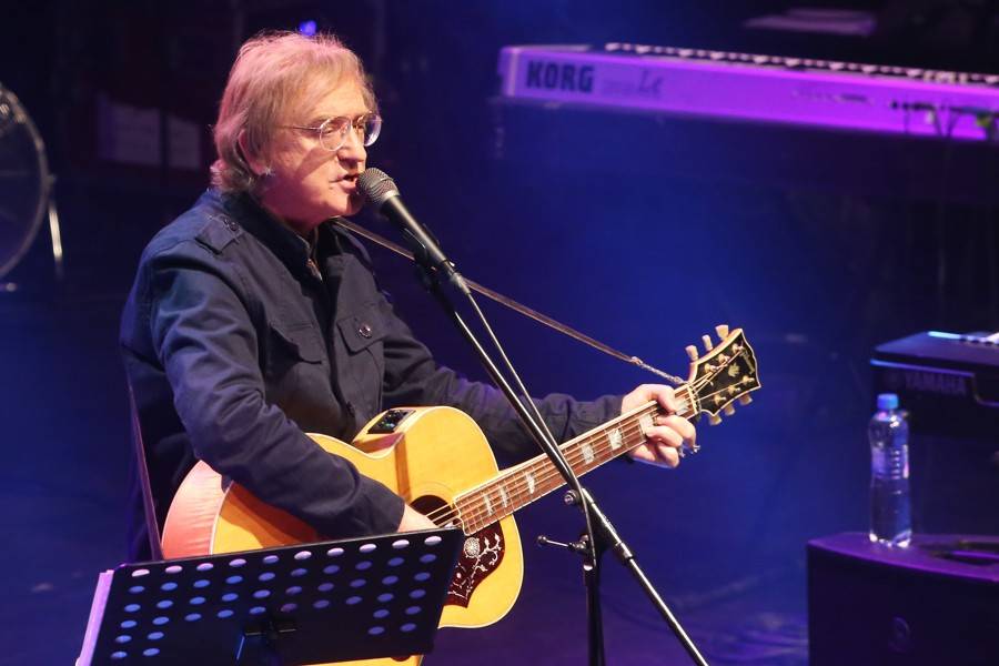 Miro Žbirka pokřtil Double Album i v Brně. Pomáhal mu Pete Brown