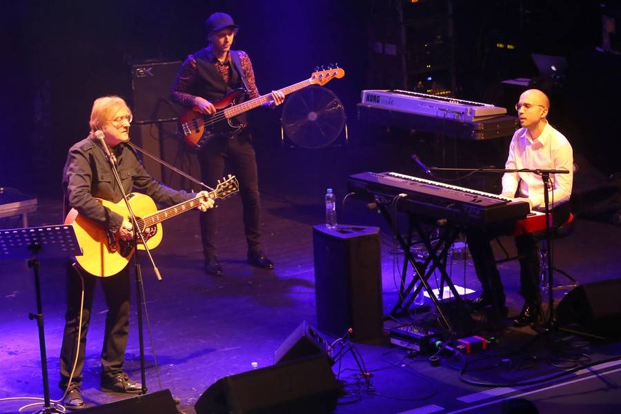 Miro Žbirka pokřtil Double Album i v Brně. Pomáhal mu Pete Brown