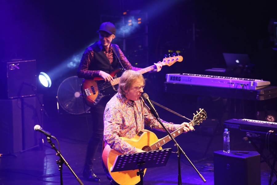 Miro Žbirka pokřtil Double Album i v Brně. Pomáhal mu Pete Brown