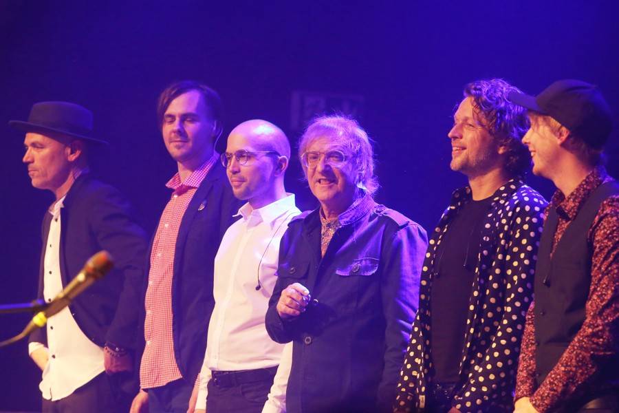 Miro Žbirka pokřtil Double Album i v Brně. Pomáhal mu Pete Brown