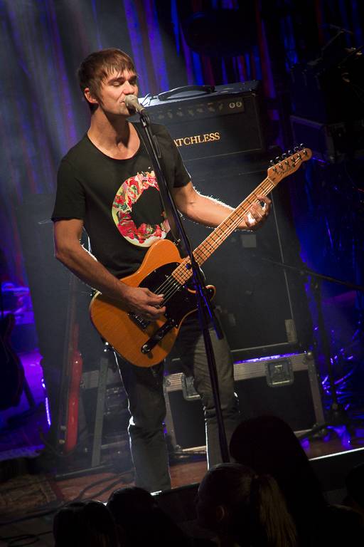 Tomáš Klus rozsvítil Brno. Na startu turné SpOlu zpíval i bavil, došlo také na žádost o ruku