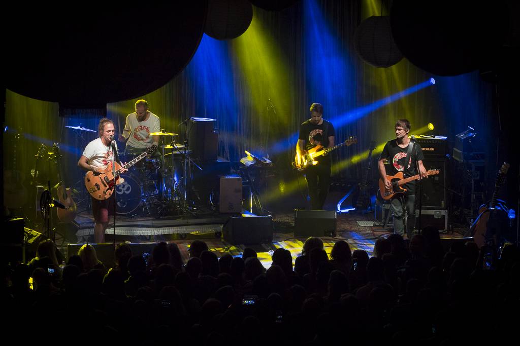 Tomáš Klus rozsvítil Brno. Na startu turné SpOlu zpíval i bavil, došlo také na žádost o ruku