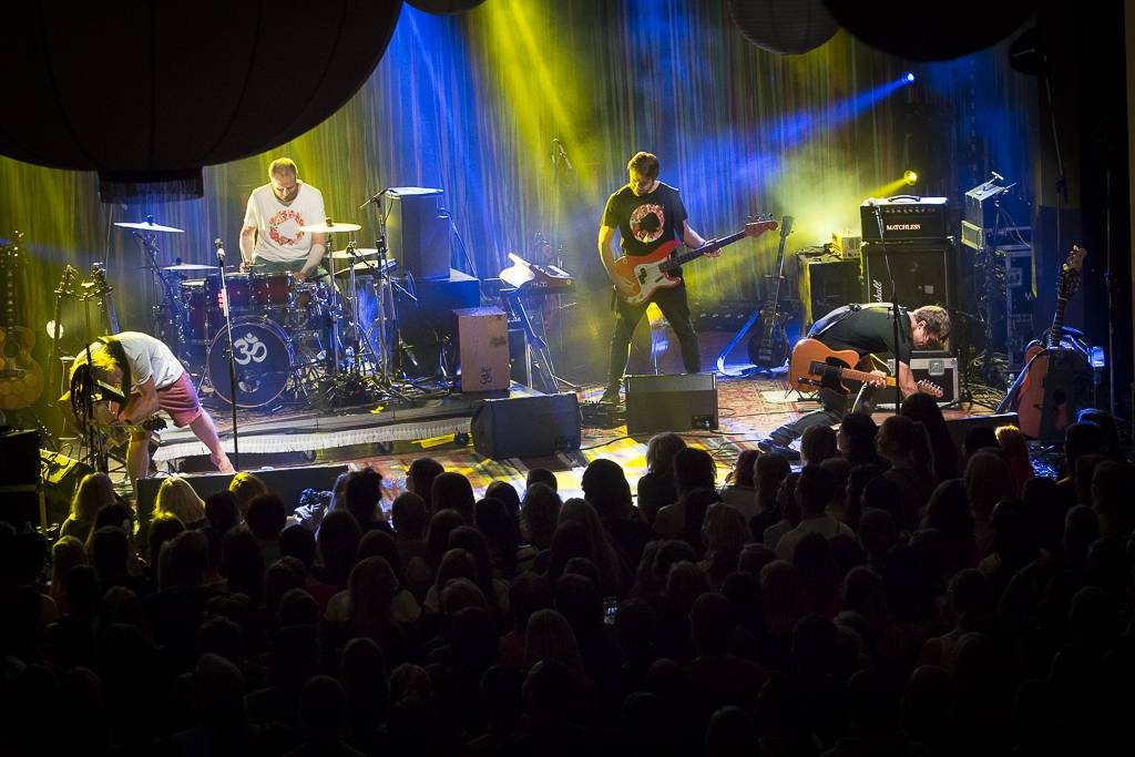 Tomáš Klus rozsvítil Brno. Na startu turné SpOlu zpíval i bavil, došlo také na žádost o ruku