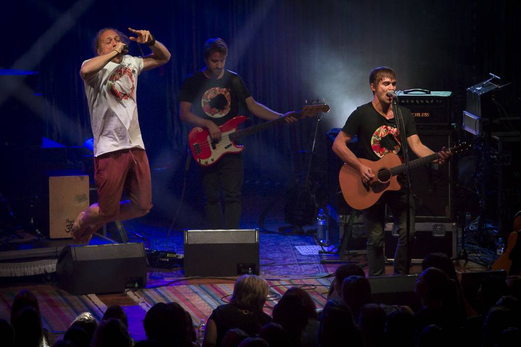 Tomáš Klus rozsvítil Brno. Na startu turné SpOlu zpíval i bavil, došlo také na žádost o ruku