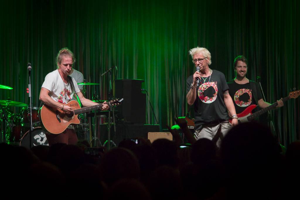 Tomáš Klus rozsvítil Brno. Na startu turné SpOlu zpíval i bavil, došlo také na žádost o ruku