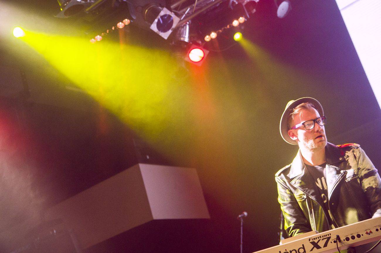 Eddie Stoilow oslavili v zaplněném Lucerna Music Baru 15 let, předvedli se Martin Svátek i Josef Rataj