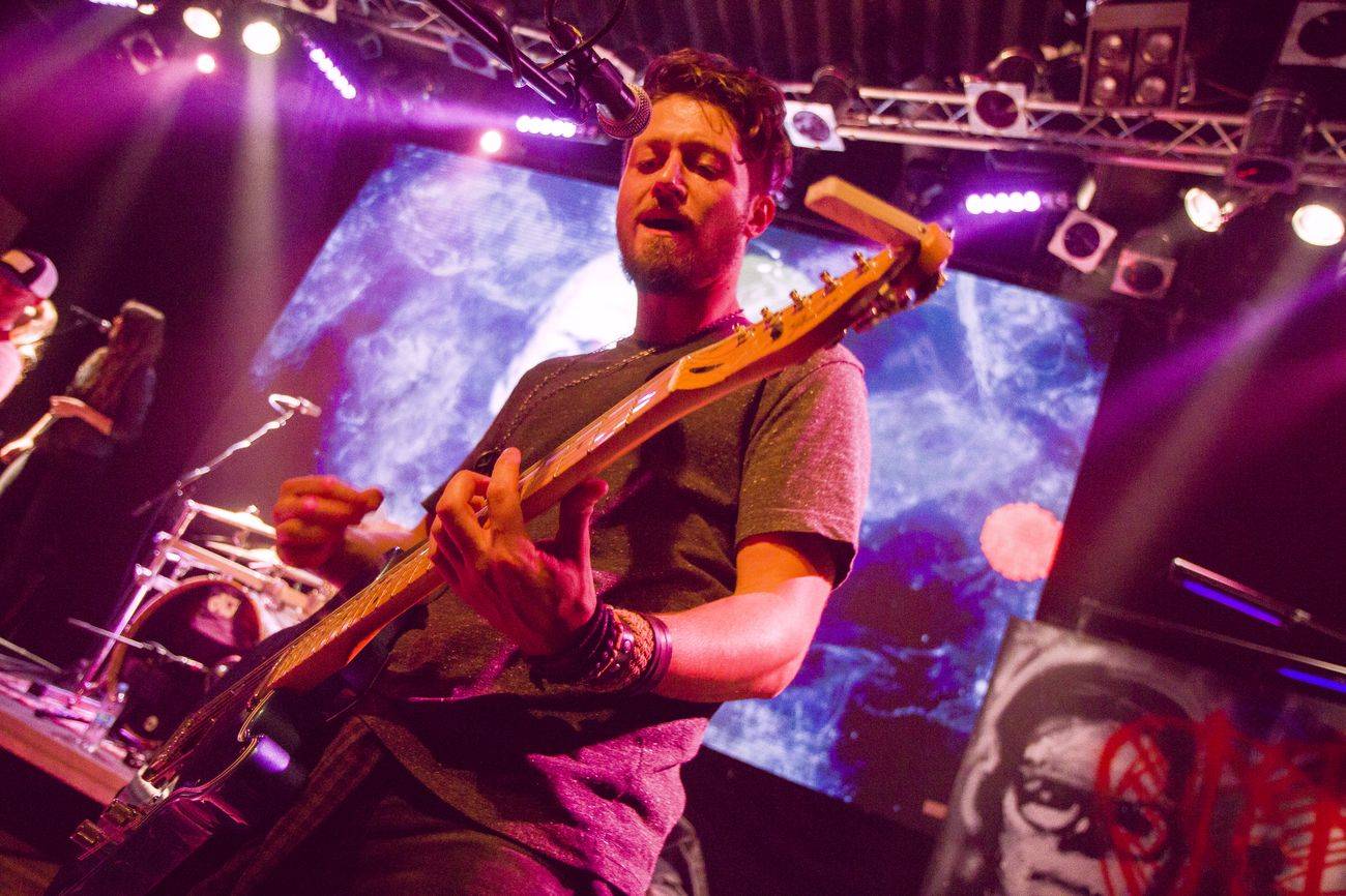 Eddie Stoilow oslavili v zaplněném Lucerna Music Baru 15 let, předvedli se Martin Svátek i Josef Rataj