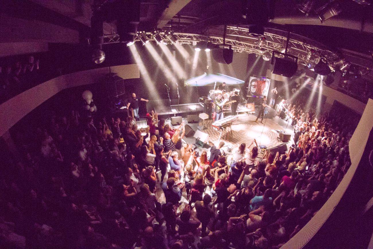 Eddie Stoilow oslavili v zaplněném Lucerna Music Baru 15 let, předvedli se Martin Svátek i Josef Rataj