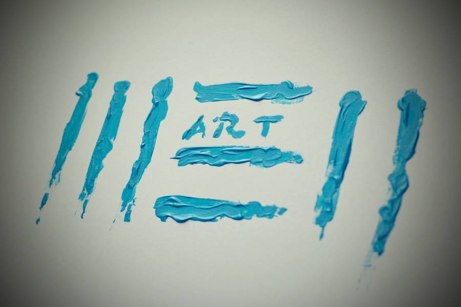 Honza Homola výtvarně ztvárnil Dvanáctero různých forem Boha. Na vernisáži zahrál i pár písniček