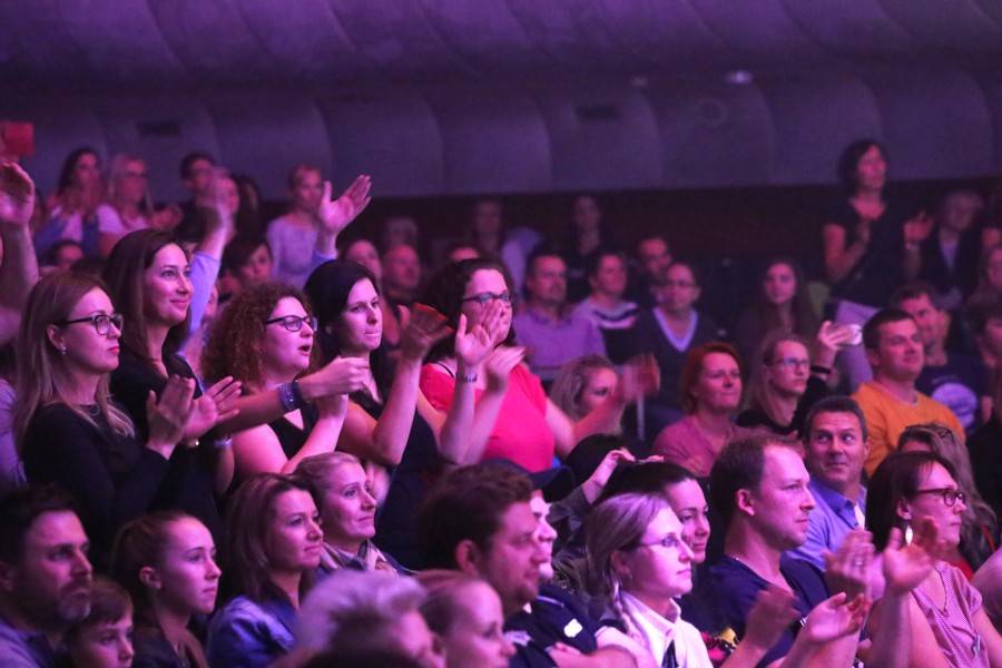 Kryštof v brněnském Sonu hrál, zpíval i odpovídal na zvídavé dotazy. Ty nejlepší odměnil