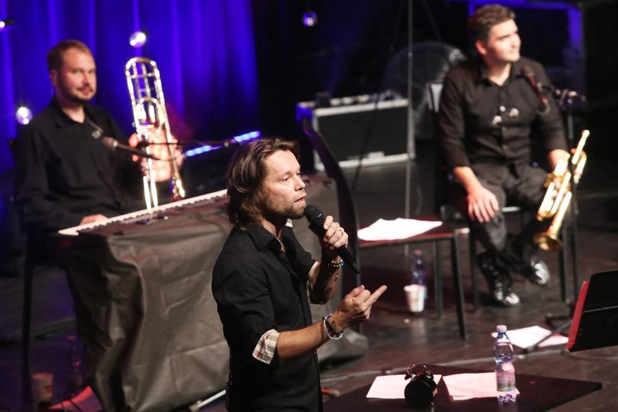 Kryštof v brněnském Sonu hrál, zpíval i odpovídal na zvídavé dotazy. Ty nejlepší odměnil