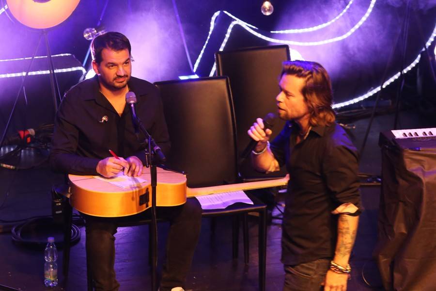 Kryštof v brněnském Sonu hrál, zpíval i odpovídal na zvídavé dotazy. Ty nejlepší odměnil