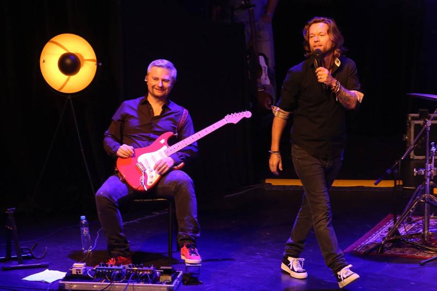 Kryštof v brněnském Sonu hrál, zpíval i odpovídal na zvídavé dotazy. Ty nejlepší odměnil