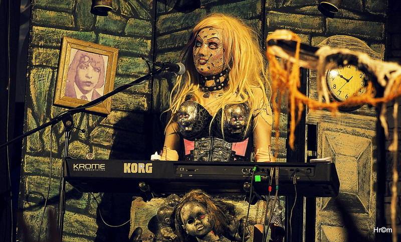 Lordi bavili v Roxy hororovou show. Album Sexorcsism představí i v dalších českých městech 