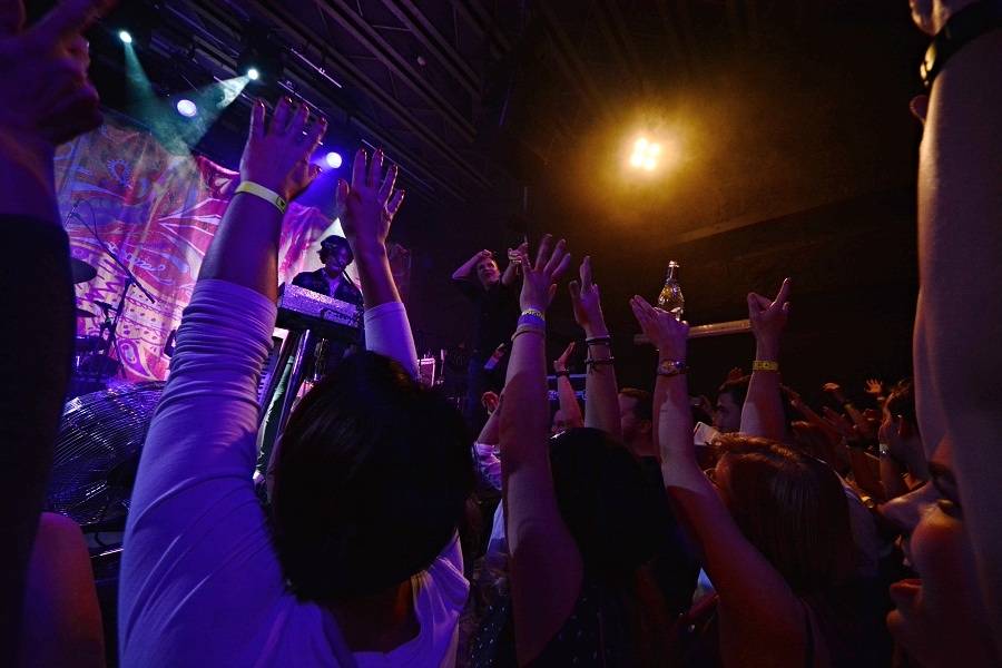 Hurá! Mig 21 zavítali do Brna, ženy všech generací házely po Jiřím Macháčkovi kalhotky 