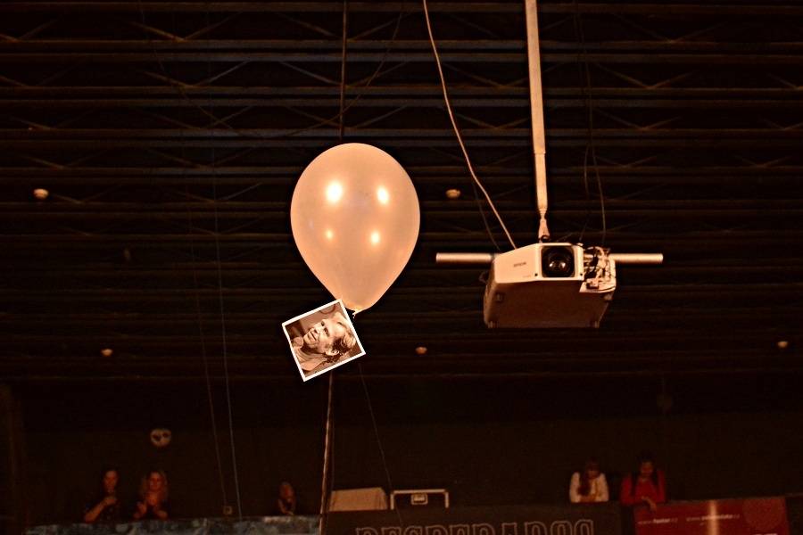 Hurá! Mig 21 zavítali do Brna, ženy všech generací házely po Jiřím Macháčkovi kalhotky 