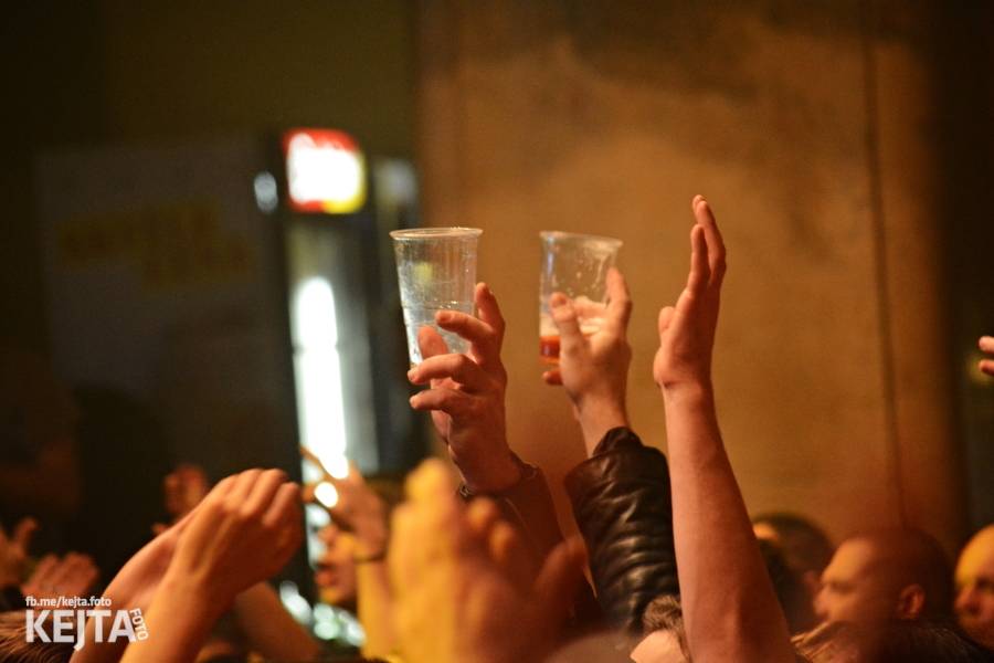 Visací zámek slavil ve Velkém sále pražské Lucerny 36 let, zahráli i Plexis