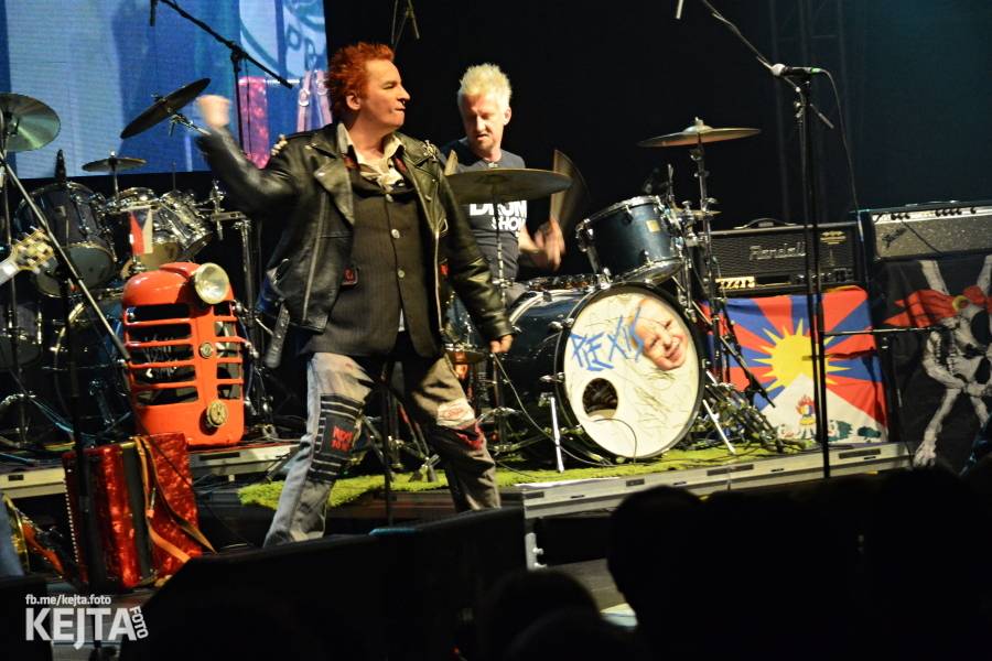 Visací zámek slavil ve Velkém sále pražské Lucerny 36 let, zahráli i Plexis