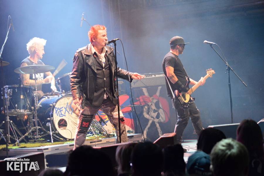 Visací zámek slavil ve Velkém sále pražské Lucerny 36 let, zahráli i Plexis