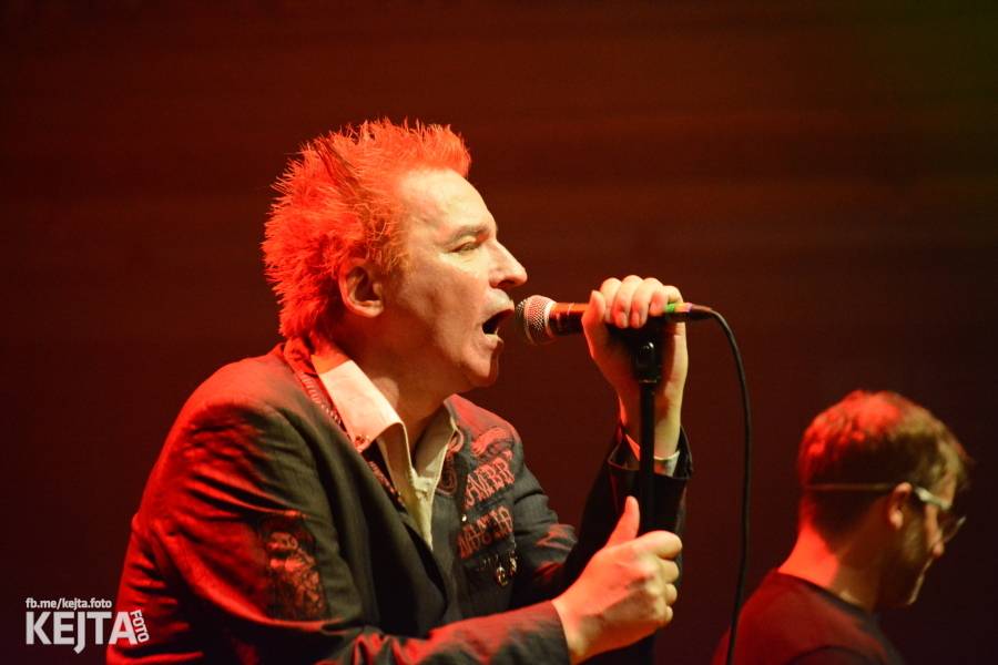 Visací zámek slavil ve Velkém sále pražské Lucerny 36 let, zahráli i Plexis