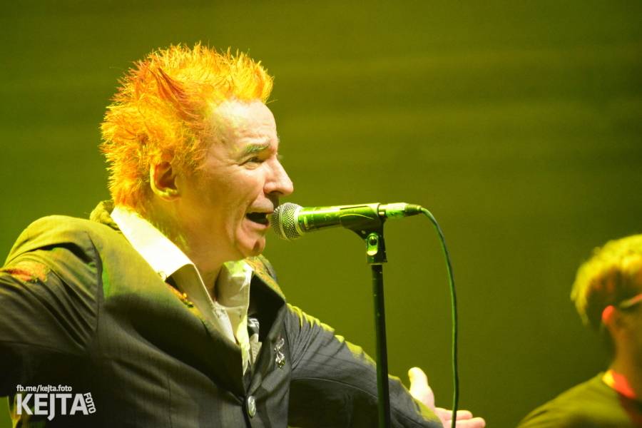 Visací zámek slavil ve Velkém sále pražské Lucerny 36 let, zahráli i Plexis