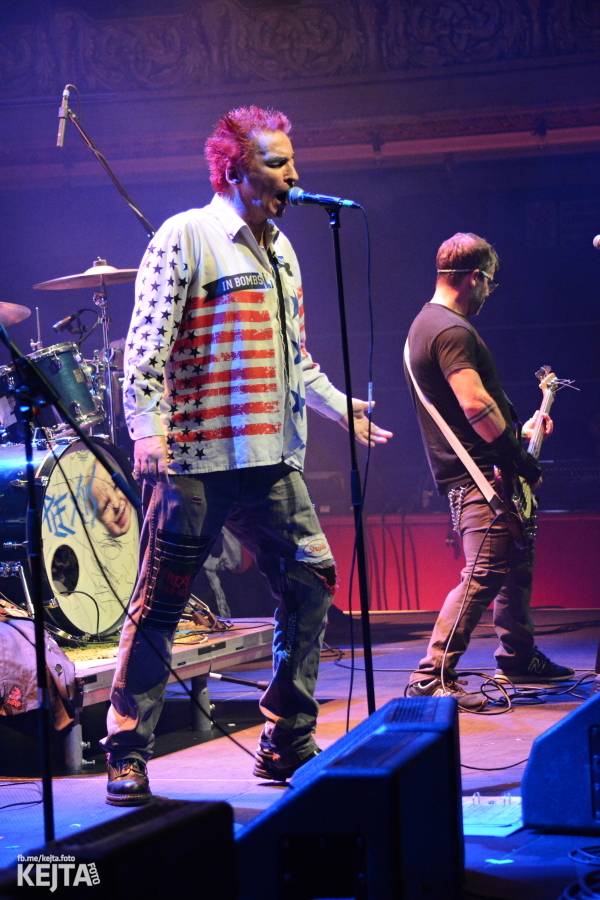 Visací zámek slavil ve Velkém sále pražské Lucerny 36 let, zahráli i Plexis