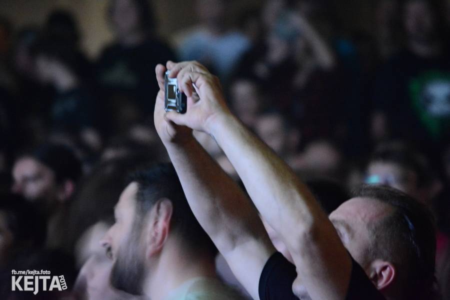 Visací zámek slavil ve Velkém sále pražské Lucerny 36 let, zahráli i Plexis