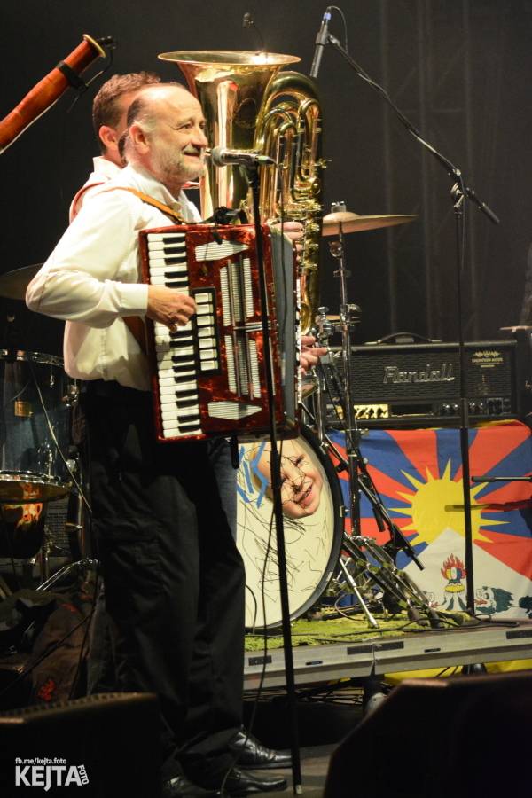 Visací zámek slavil ve Velkém sále pražské Lucerny 36 let, zahráli i Plexis