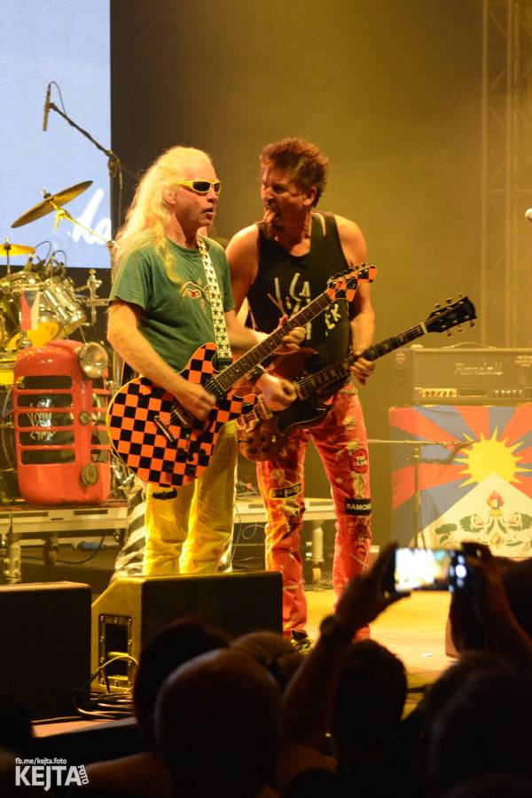 Visací zámek slavil ve Velkém sále pražské Lucerny 36 let, zahráli i Plexis