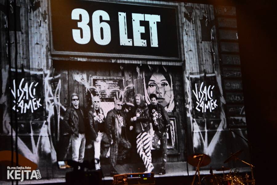 Visací zámek slavil ve Velkém sále pražské Lucerny 36 let, zahráli i Plexis