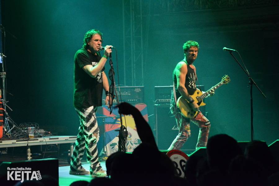 Visací zámek slavil ve Velkém sále pražské Lucerny 36 let, zahráli i Plexis