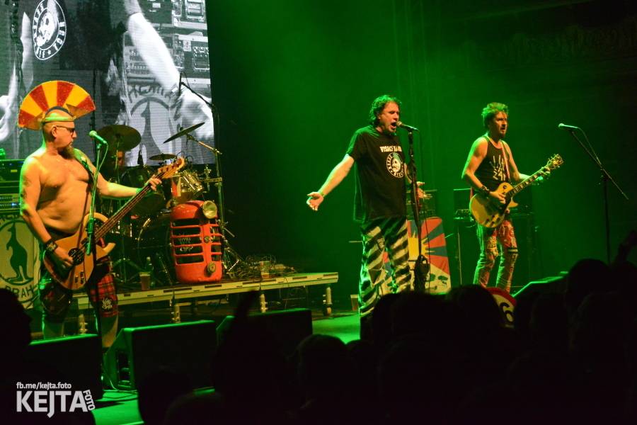 Visací zámek slavil ve Velkém sále pražské Lucerny 36 let, zahráli i Plexis