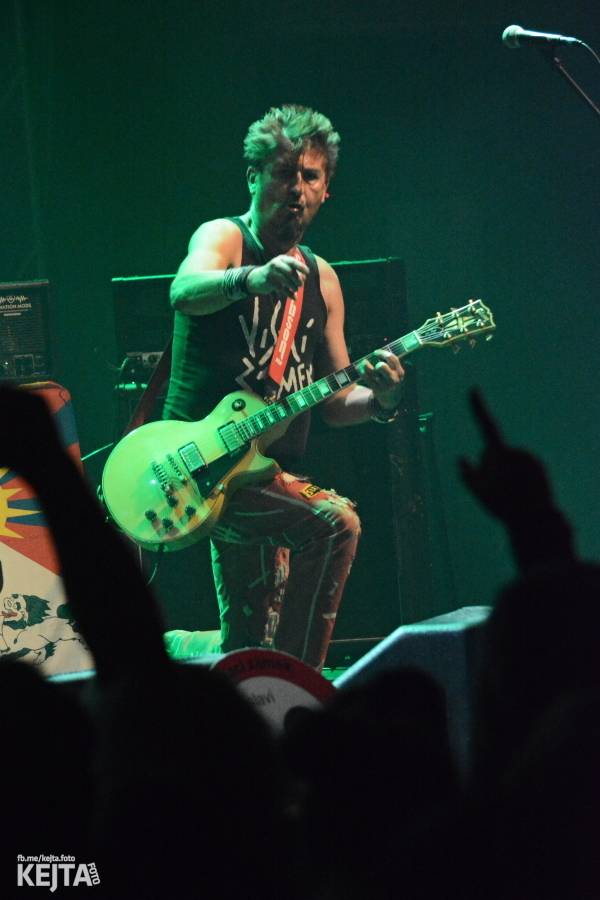 Visací zámek slavil ve Velkém sále pražské Lucerny 36 let, zahráli i Plexis