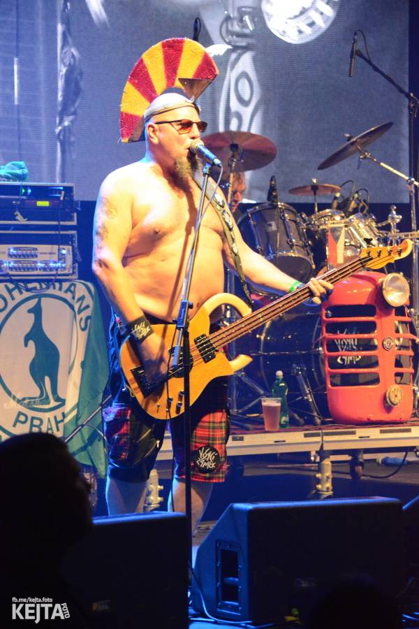 Visací zámek slavil ve Velkém sále pražské Lucerny 36 let, zahráli i Plexis