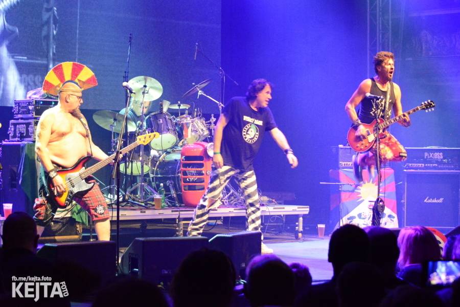 Visací zámek slavil ve Velkém sále pražské Lucerny 36 let, zahráli i Plexis