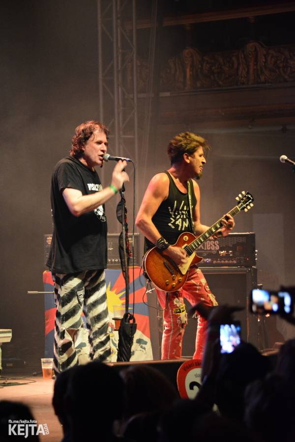 Visací zámek slavil ve Velkém sále pražské Lucerny 36 let, zahráli i Plexis