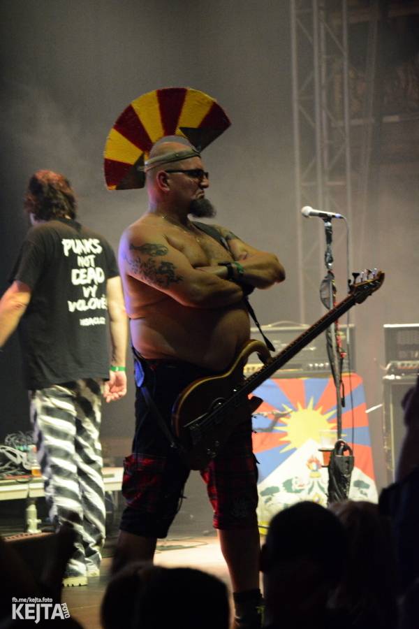 Visací zámek slavil ve Velkém sále pražské Lucerny 36 let, zahráli i Plexis